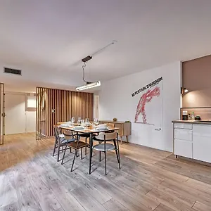  Apartment Aux Marches Du Palais - Ac Clim - Spacieux - Terrasse - Wifi